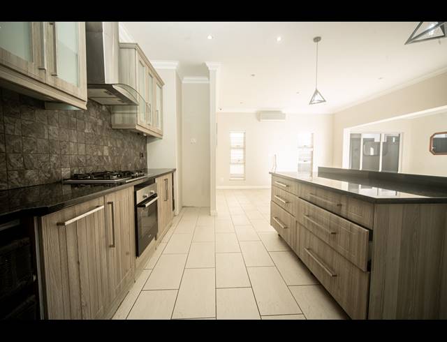3 BEDROOM FREEHOLD FOR SALE IN BEACON BAY